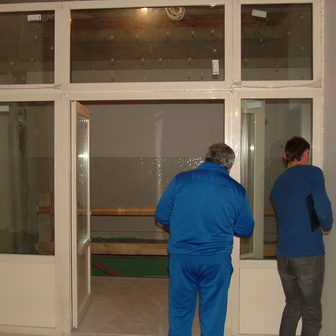 Installation of fire protection glass